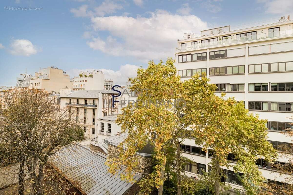 Appartement à PARIS-17E