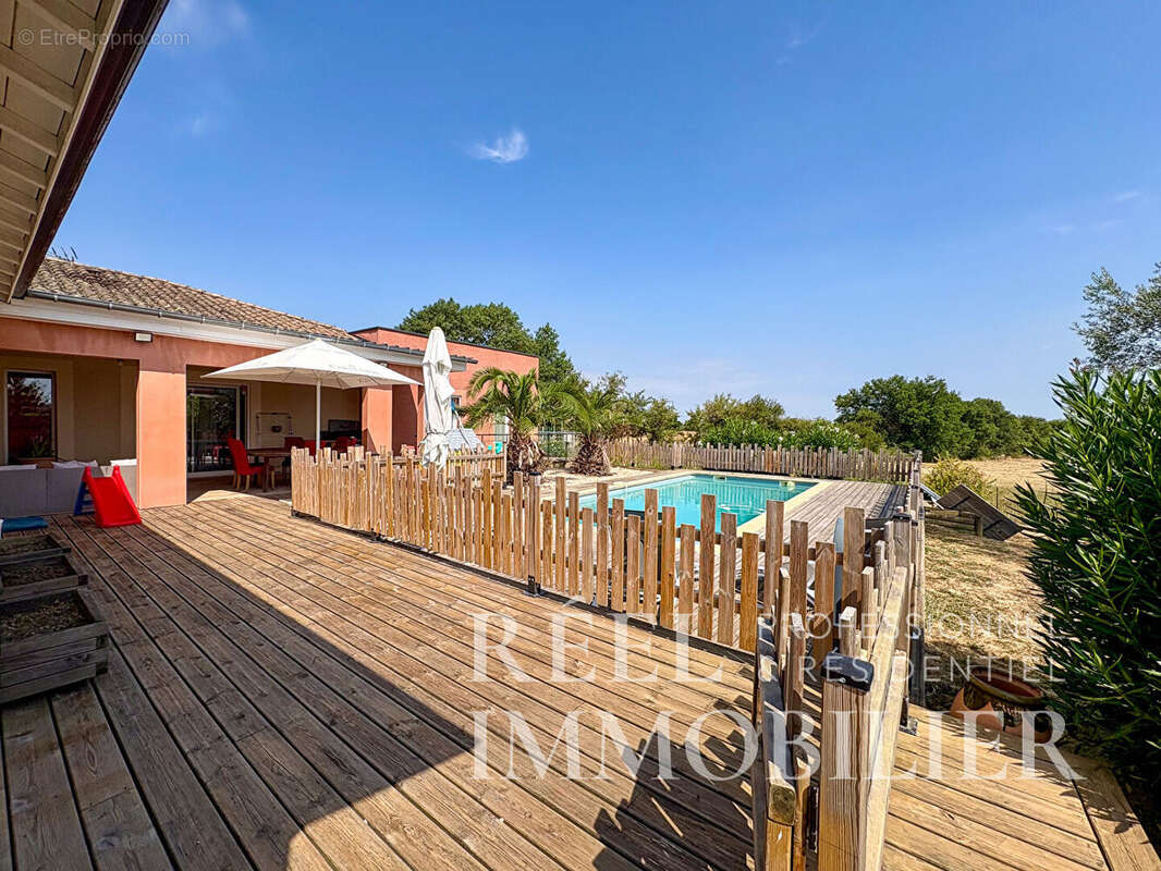 Maison contemporaine de plain pied  avec piscine. - photo 6