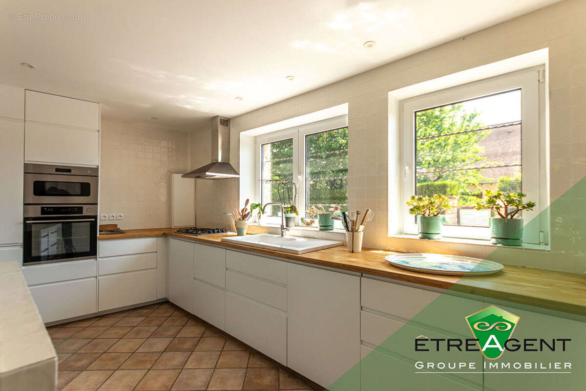 Maison à FONTENAY-SAINT-PERE