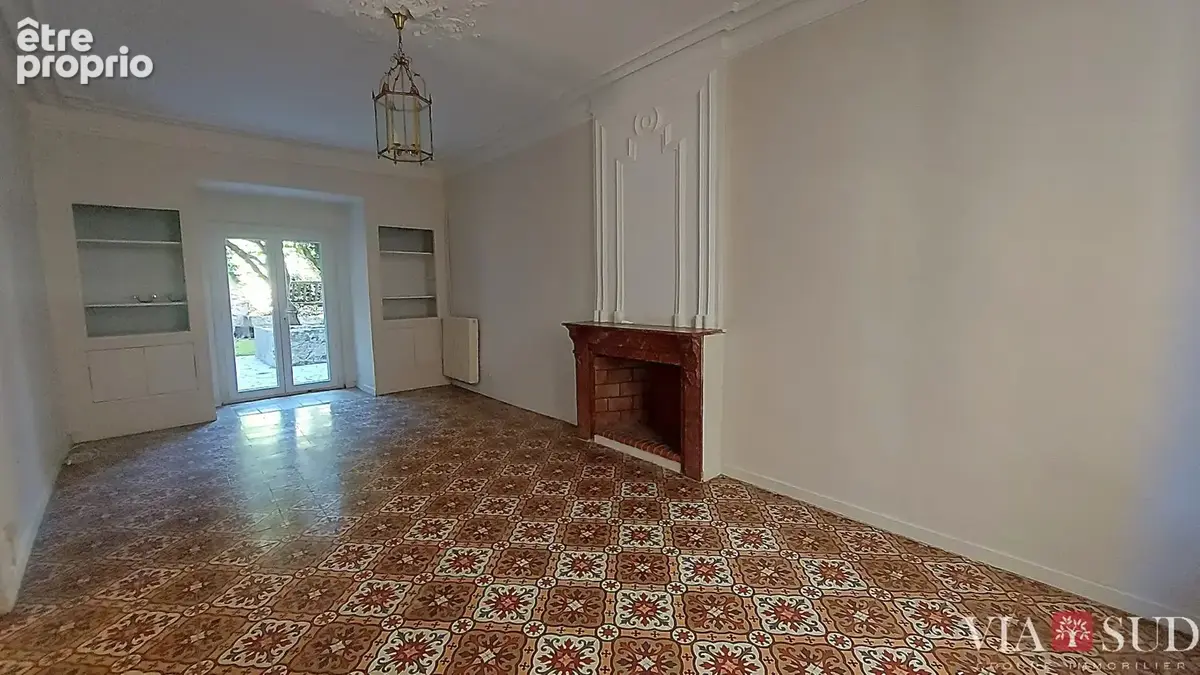 À vendre  Maison de village de caractère de 165 m² avec jardinet et garage - photo 5