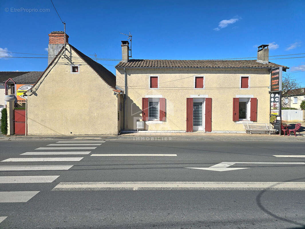 Maison à MONTPON-MENESTEROL