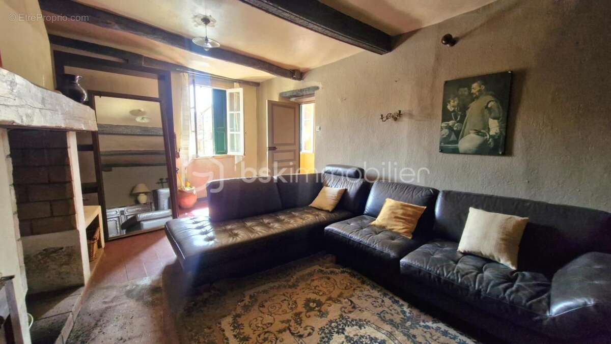 Maison de Village Authentique – 212m² de surface utile : 106 m² habitables + 106 m² à exploiter !!! - photo 24