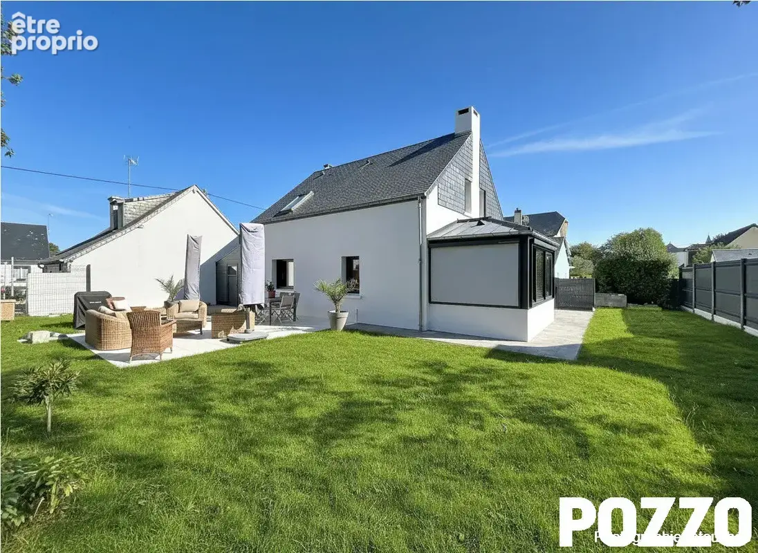 En vente à SAINT PAIR SUR MER (50380) Charmante maison entièrement rénovée de 5 pièces et 400m² de terrain - photo 12