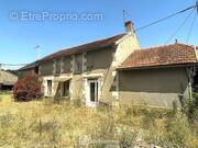 Proche de Richelieu, maison de campagne avec dépendances. - Maison à NUEIL-SOUS-FAYE