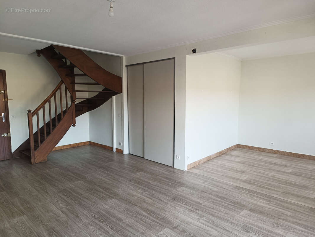 Appartement à LE PEAGE-DE-ROUSSILLON