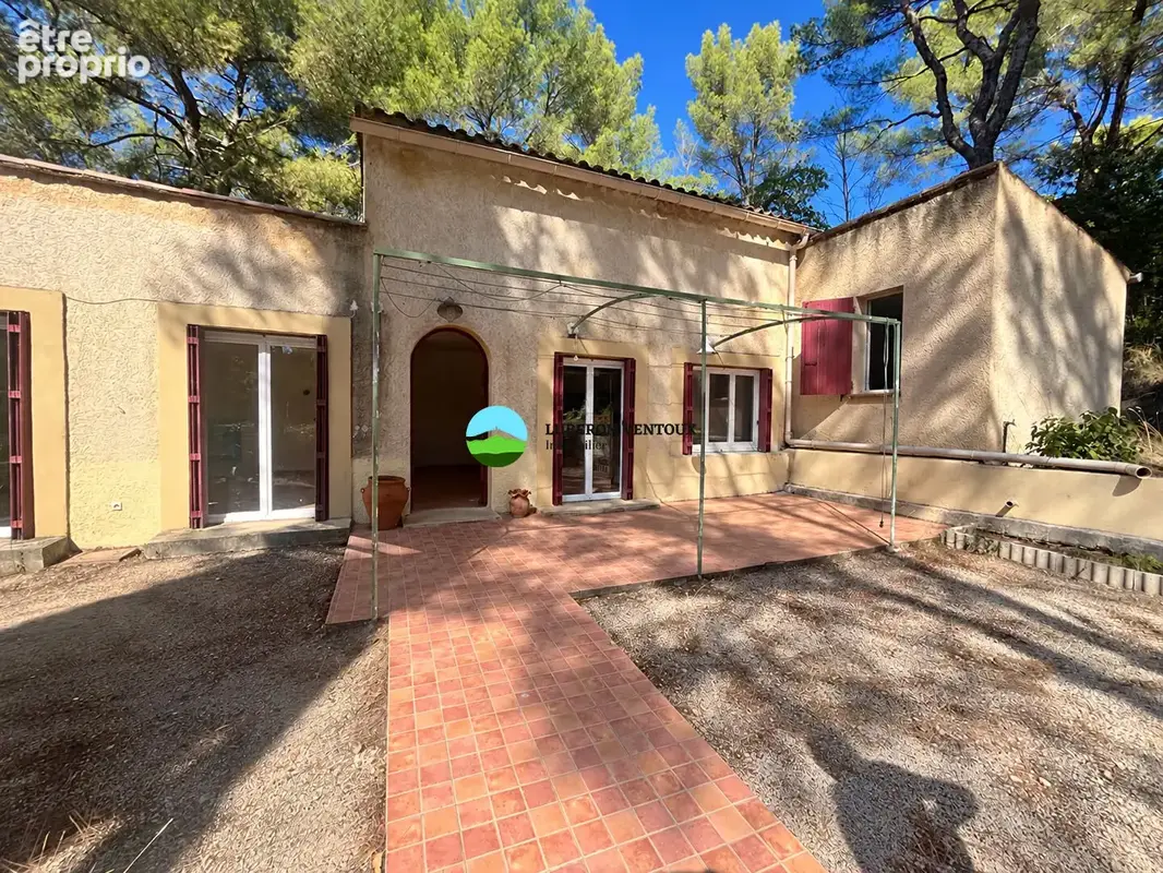Carpentras quartier de la Lègue  148 m² de maison principale et annexe  sur un terrain de 4460 m² - photo 1