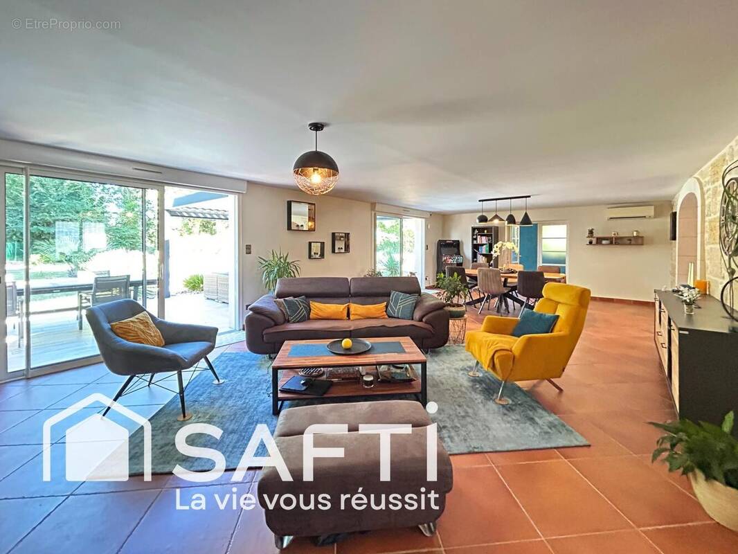 Photo 1 - Maison à VAYRES