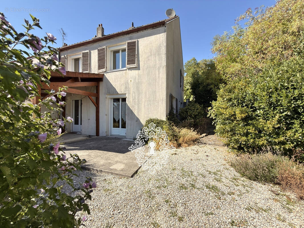 Maison à DONNEMARIE-DONTILLY