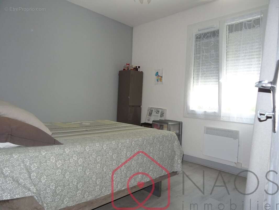 Maison rénovée T5- 120 m² hab. - photo 7