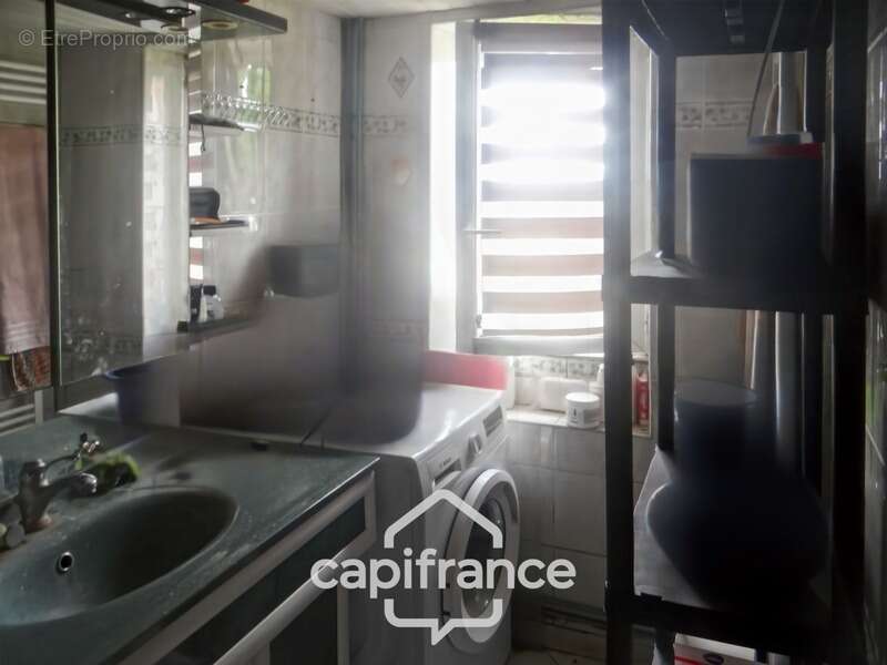 Maison à vendre  ECHASSIERES (03) Maison plus dépendances sur terrain de 2288 m2 - photo 9