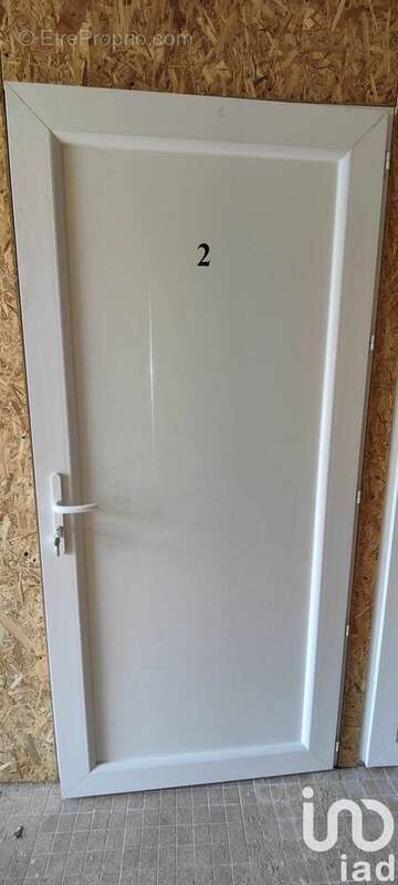 Photo 4 - Parking à SURGERES