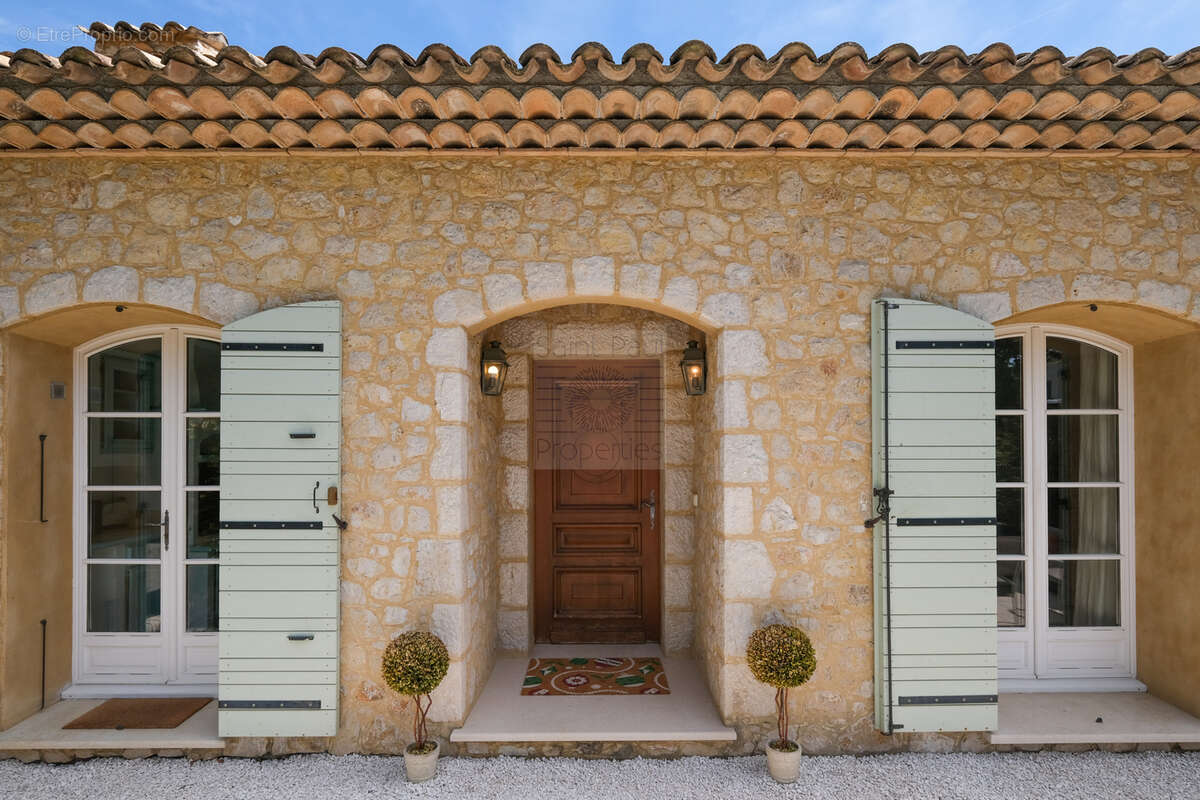 Superbe appartement - grand standing - 110m2 - Cagnes sur Mer - photo 6