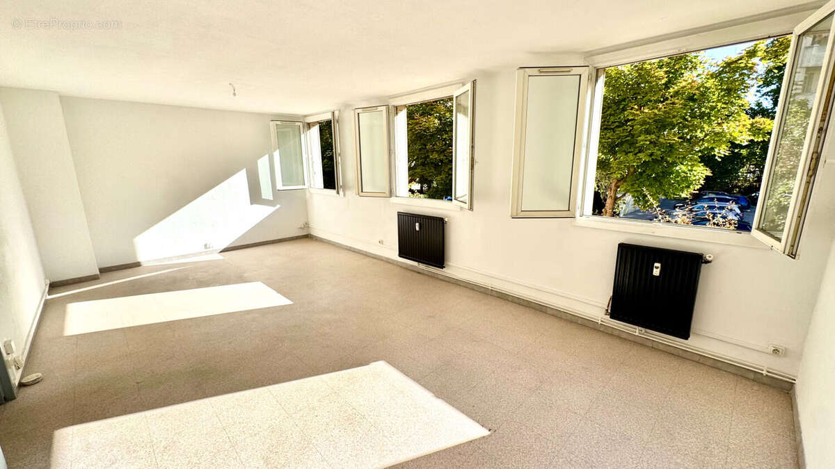 Appartement à SORGUES