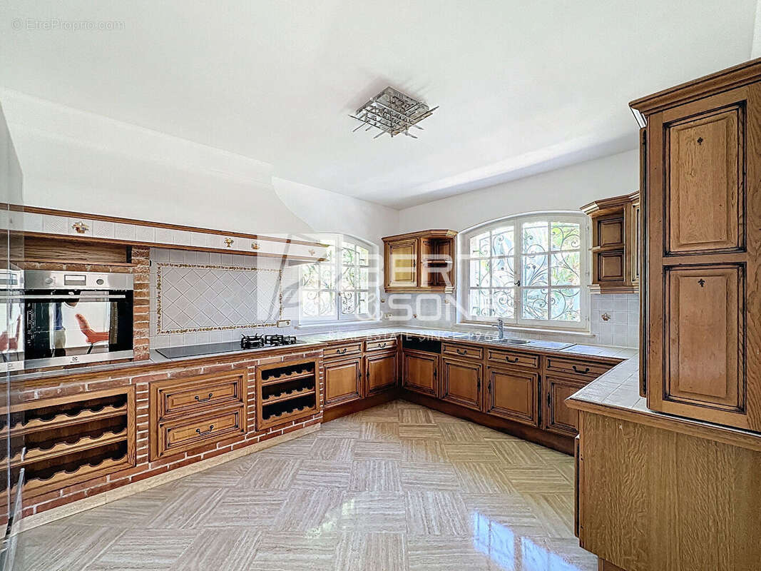 Maison à MANDELIEU-LA-NAPOULE