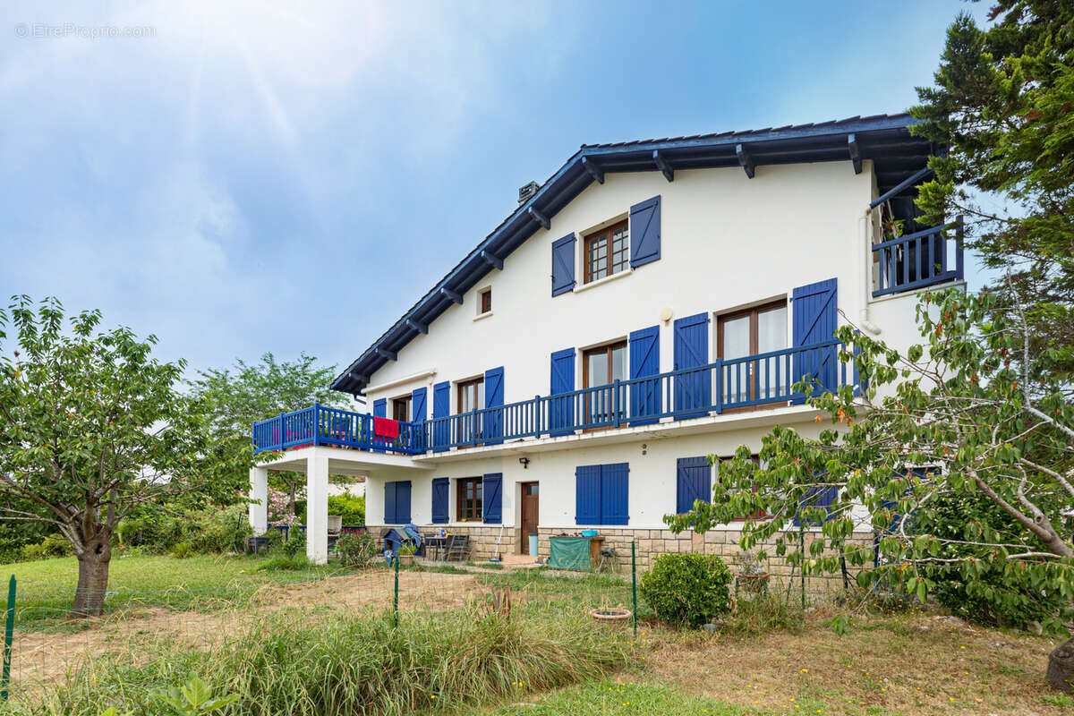 CIBOURE   Sur les hauteurs, appartement de caractère avec jardin, dépendances et vues exceptionnelles - photo 6