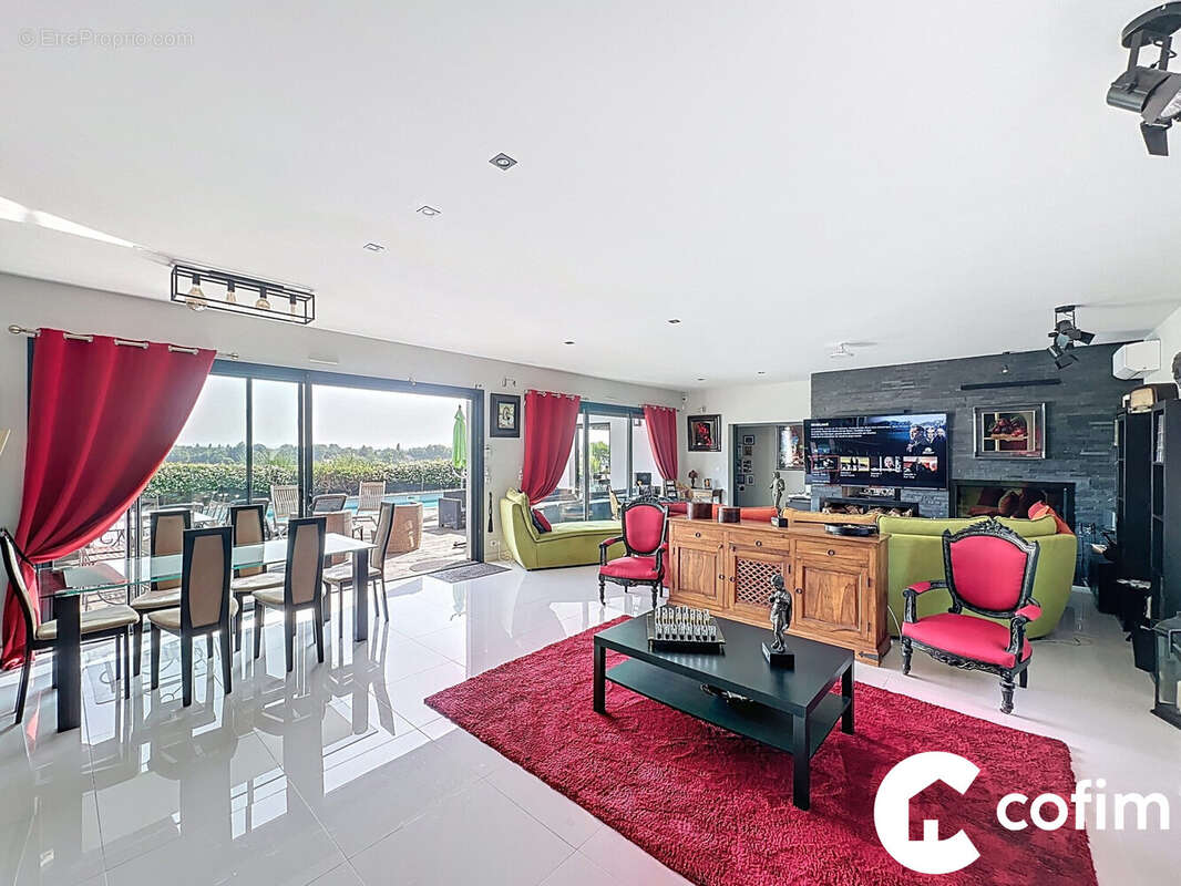 Maison à SERRES-CASTET