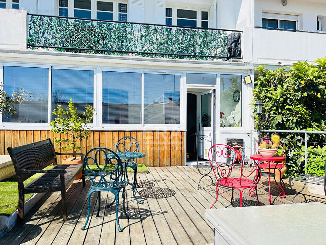 Rare - appartement de caractere - grande terrasse - plein centre - photo 3