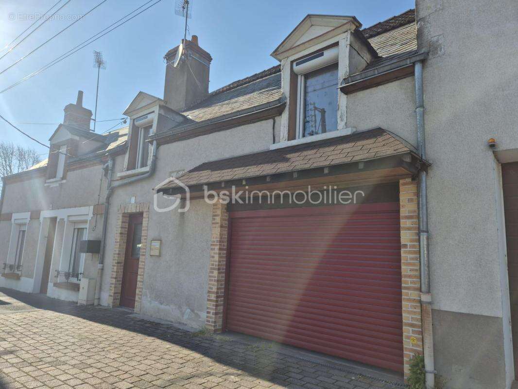 Maison à FLEURY-LES-AUBRAIS