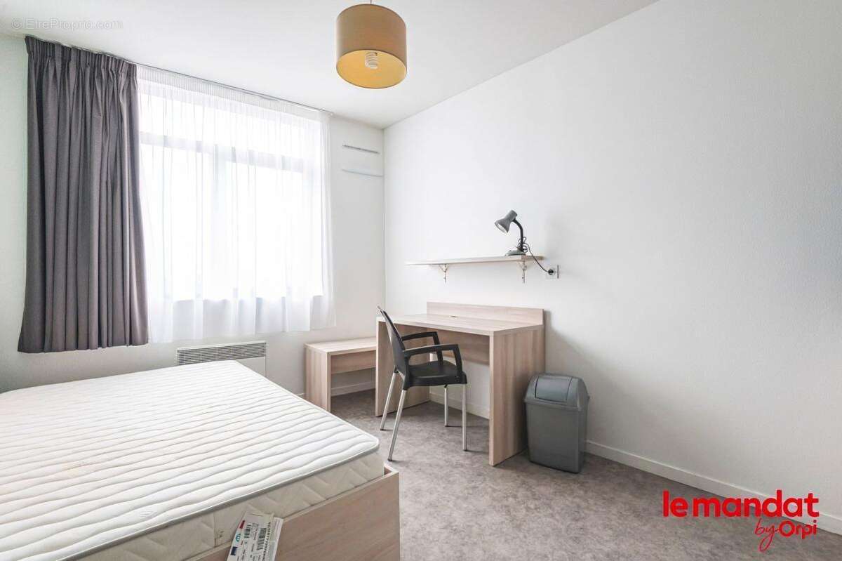À Vendre 2 Chambres Étudiante et Parking en Centre-Ville de Reims - photo 5
