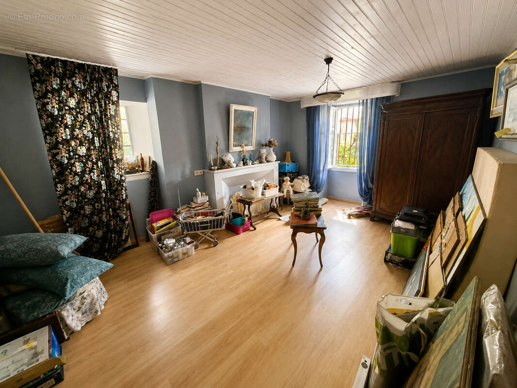 Maison en pierre st michel de lapujade -33190- - photo 4