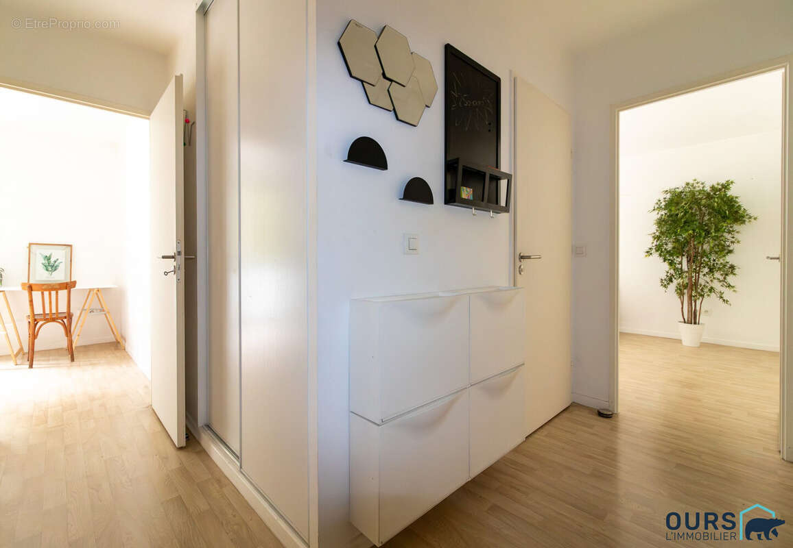Appartement 69 m² à Saint-Denis  - photo 7