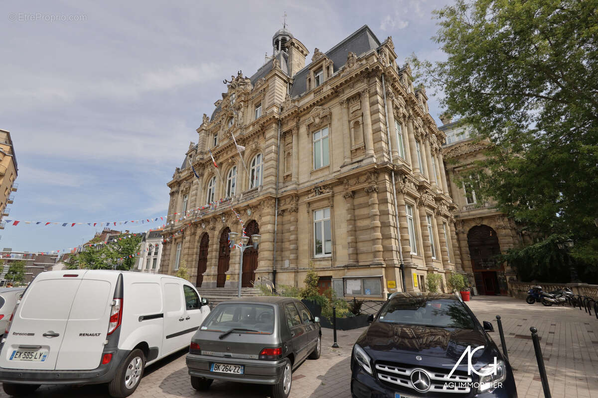 9 places de parking en sous-sol   hyper centre de tourcoing   face à la mairie - photo 3