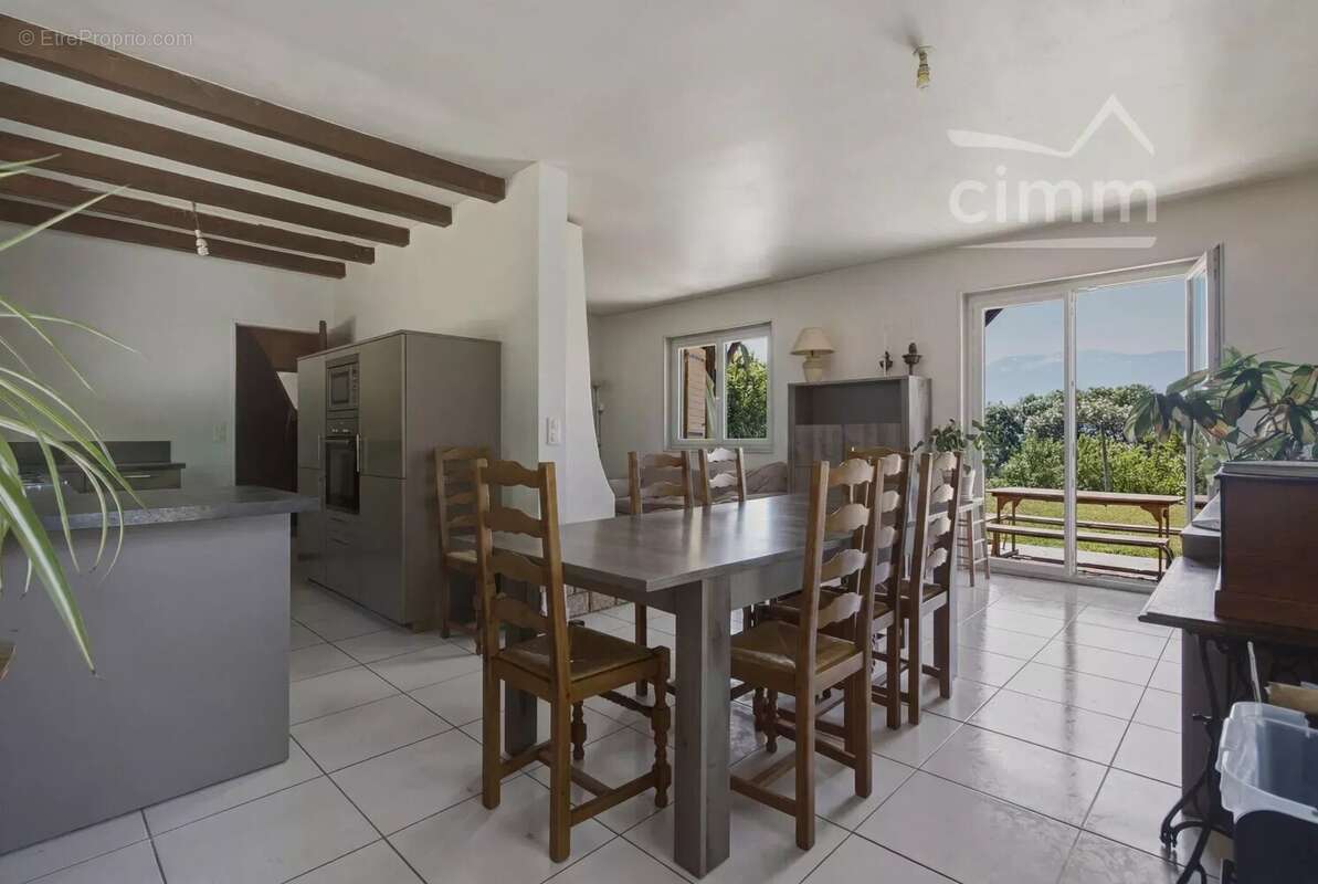 Maison à LA TERRASSE