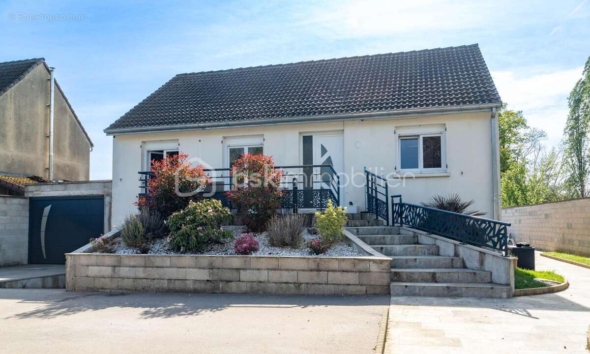 Maison à VILLENEUVE-LES-BORDES