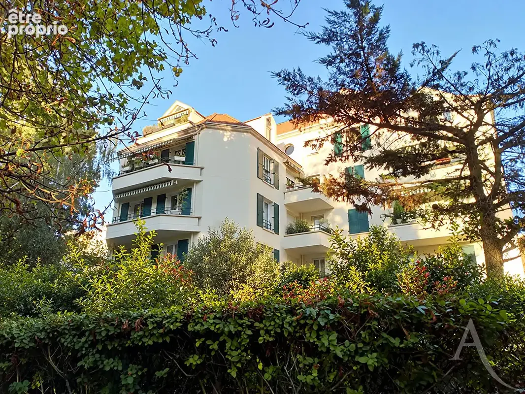 Appartement à L'HAY-LES-ROSES