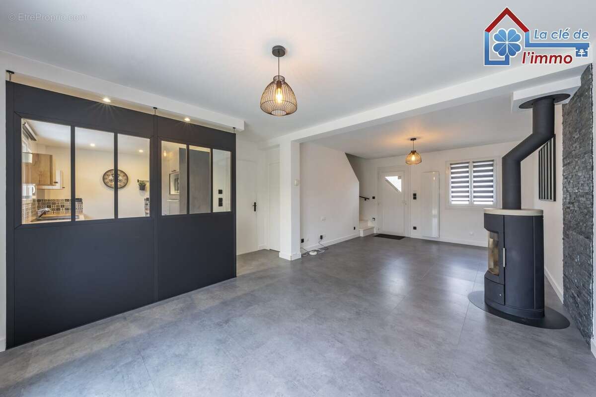 Maison à MOISSY-CRAMAYEL