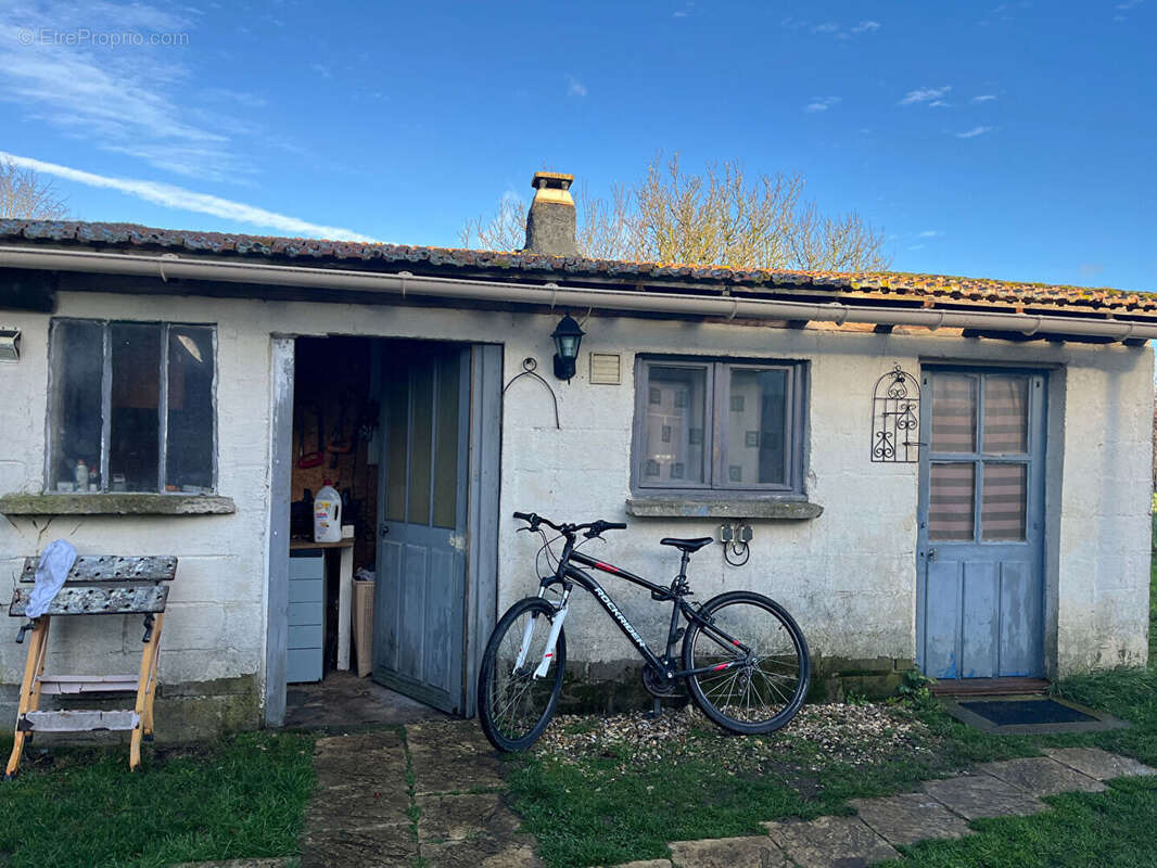 Maison à CORQUILLEROY