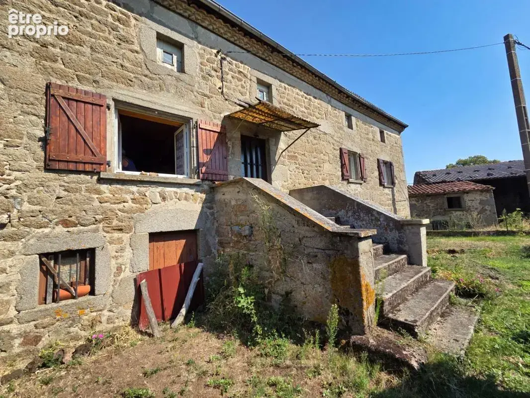 *** exclusivite ***  à renover - maison en pierre avec jardinet et dependances *** isserteaux 63270 *** - photo 3