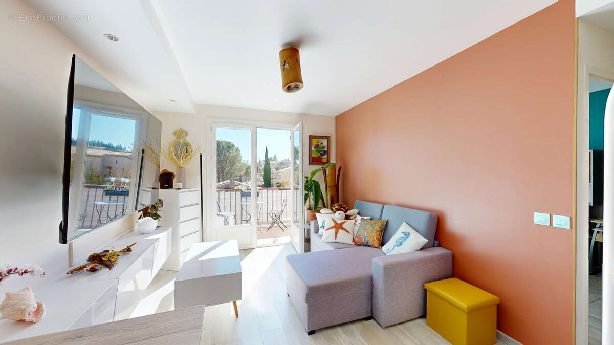 Appartement à GREOUX-LES-BAINS