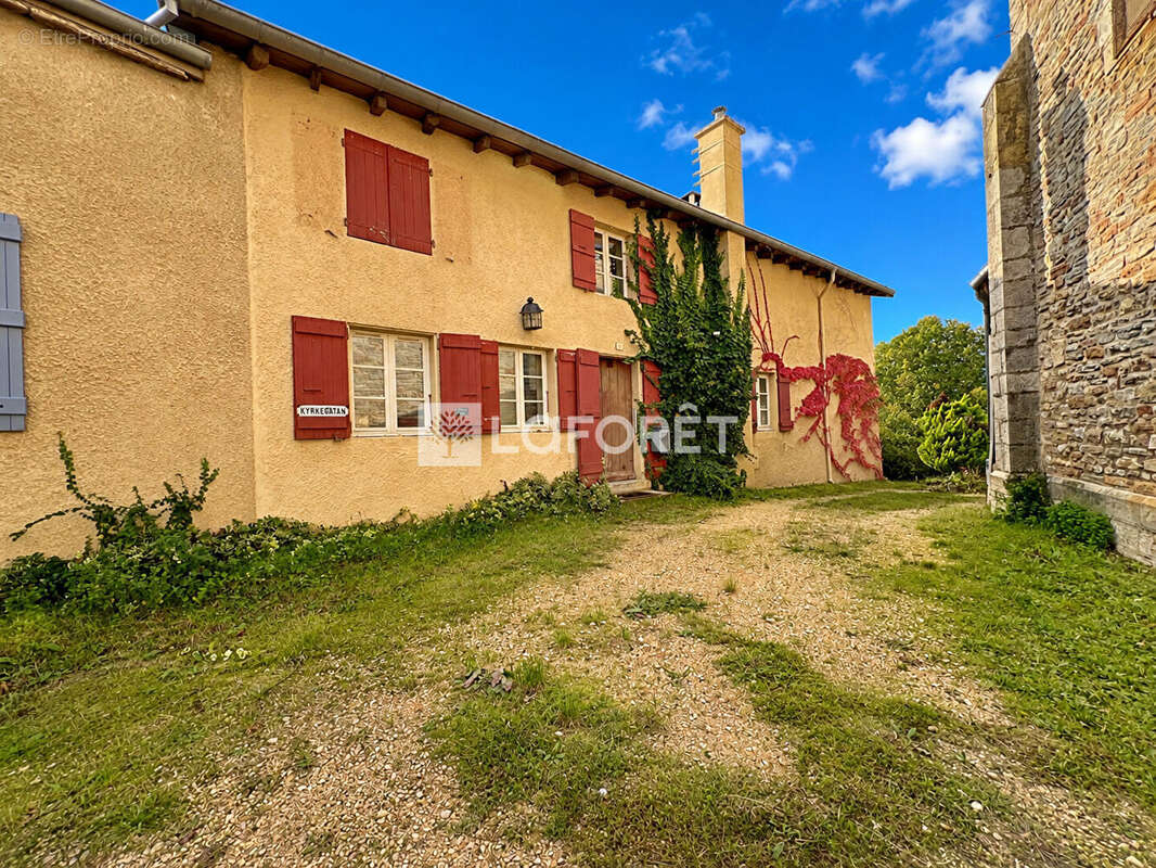Maison Davayé 8 pièces 178 m2 - photo 3