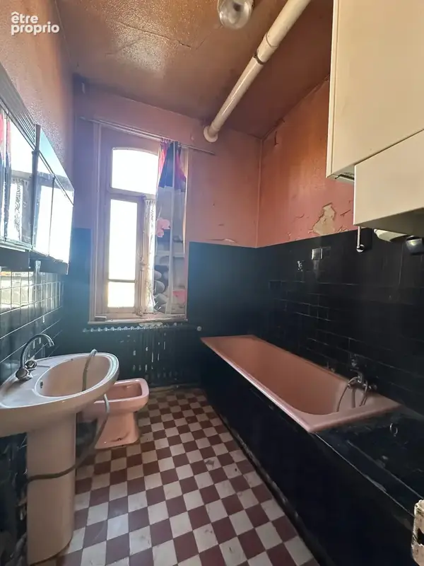 Appartement a renover de 84m2 59300 valenciennes - photo 3
