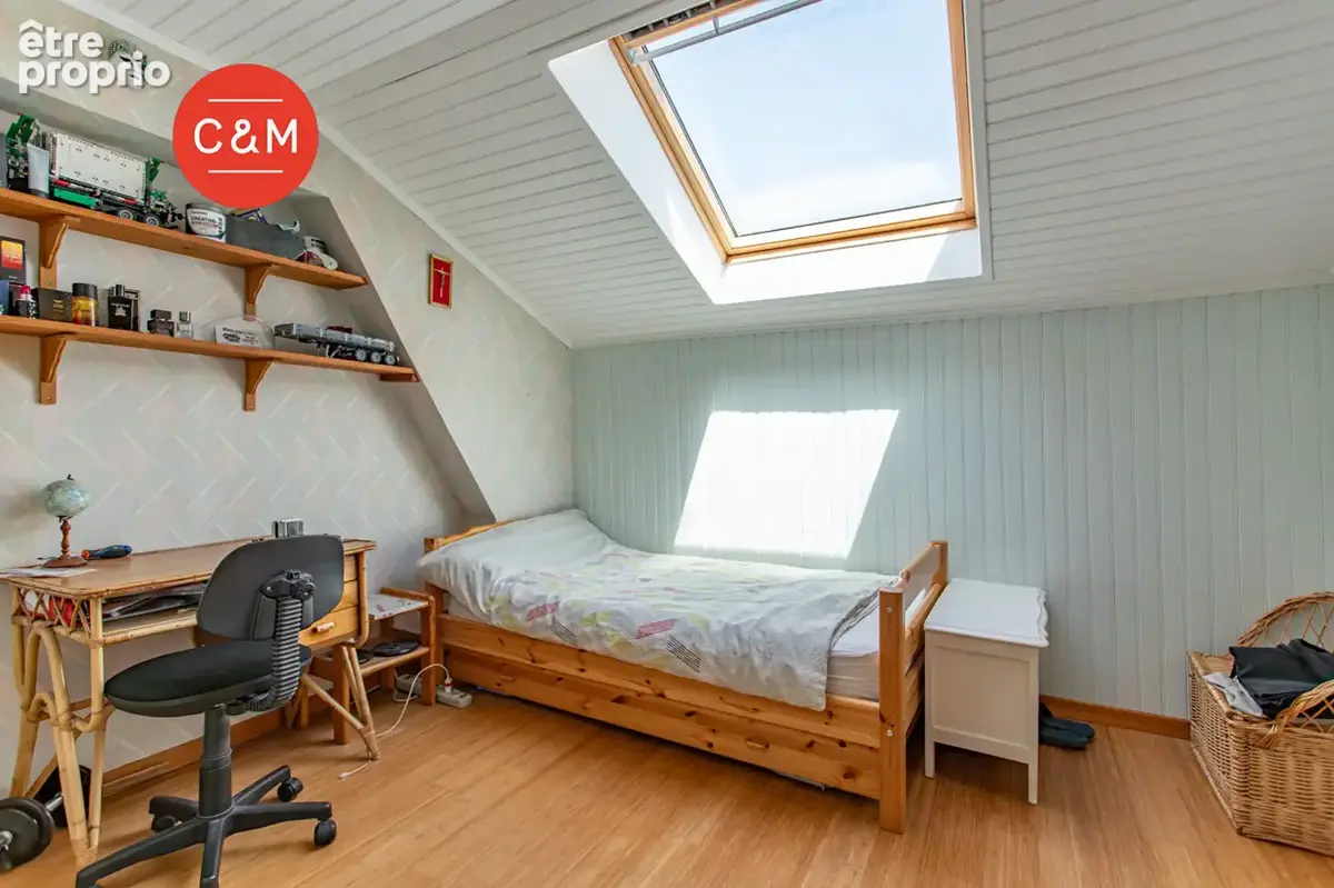 REZE TROCARDIERE - Maison 7 pièces 137 m² - photo 12