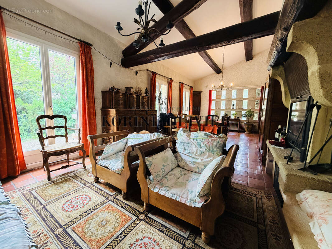 Maison à EGUILLES