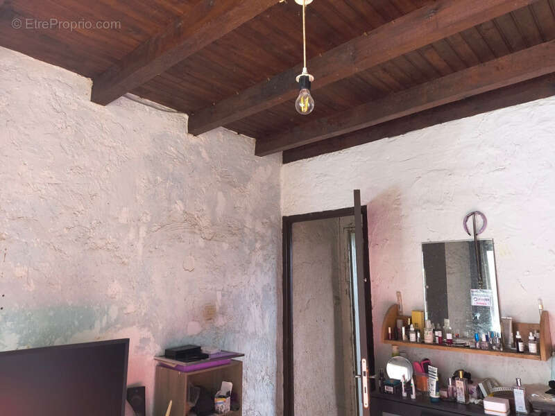 Dpt Haute Garonne (31), à vendre VILLENEUVE LECUSSAN maison à rénover T5 de 107m² habitables + abris voitures sur 730m² de terra - photo 21