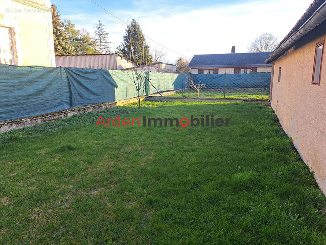 Maison à AMBLY-FLEURY