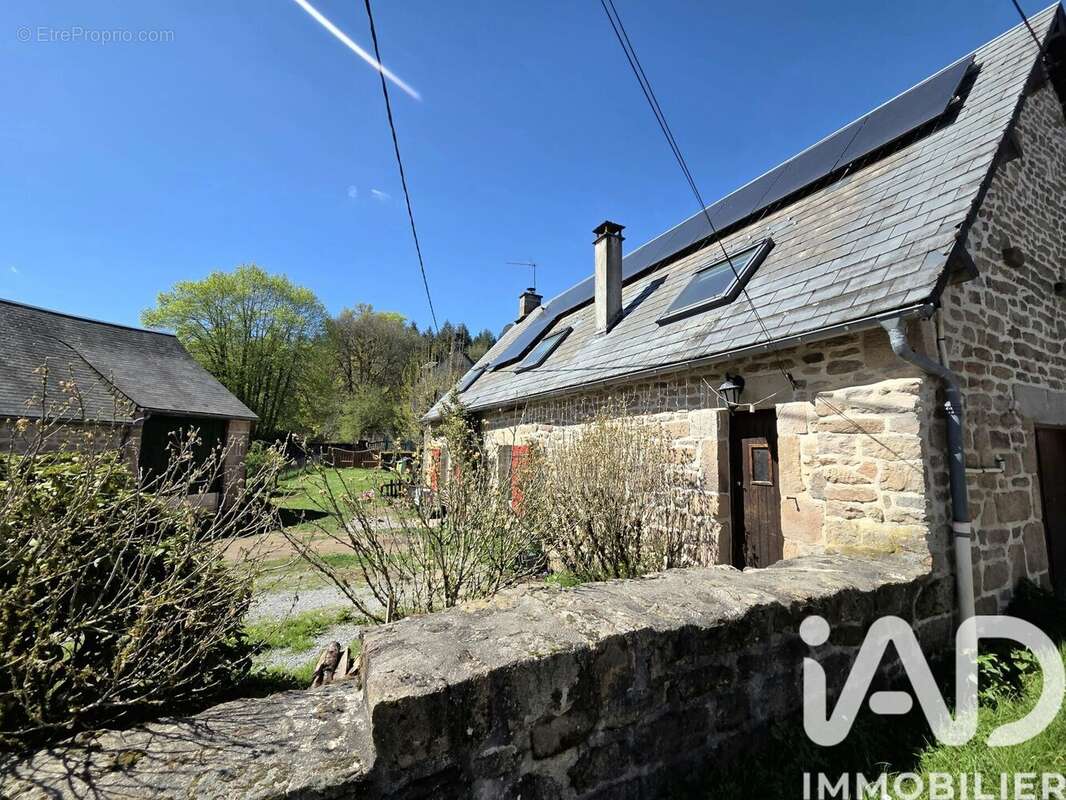 Photo 2 - Maison à PEYRELEVADE