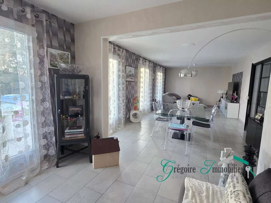 Maison à MONTIGNY-SUR-LOING