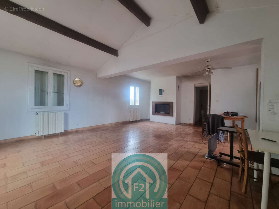 Grande propriété de 190m2 avec 19580m2 de terrain, à Santa Maria Poggio - photo 4