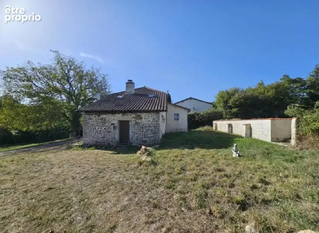 Maison 3 pièces 102 m² à vendre à Champagne-Mouton (16490) - photo 2