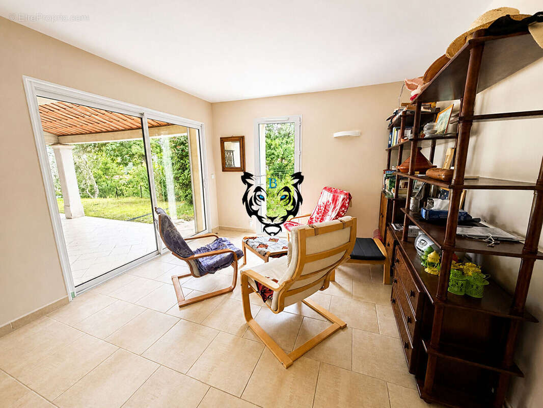 Maison à LES ISSAMBRES