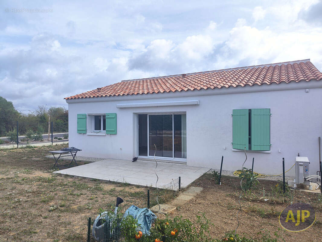 Maison à SAINT-MICHEL-EN-L'HERM
