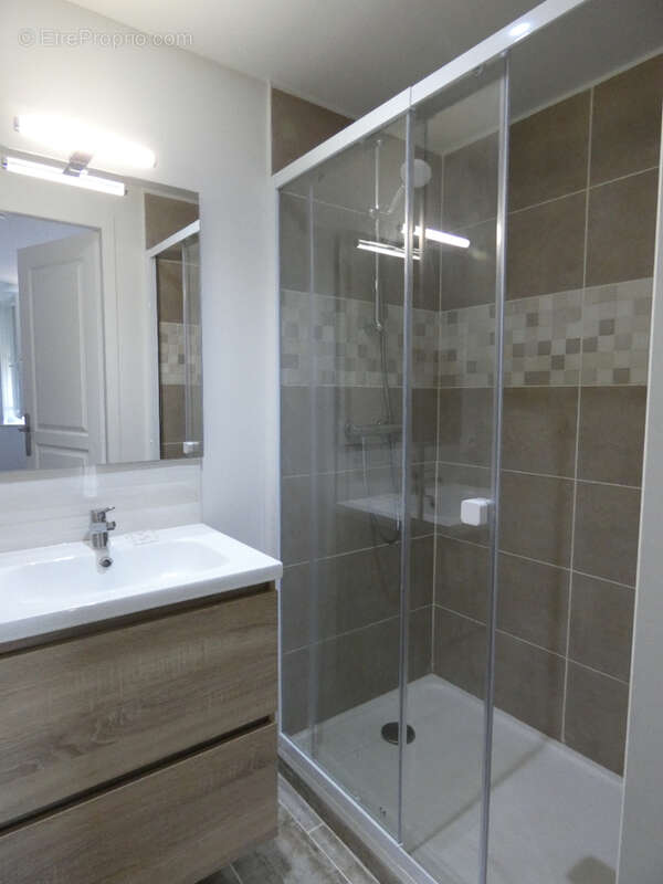 Commerce à SAINT-JUST