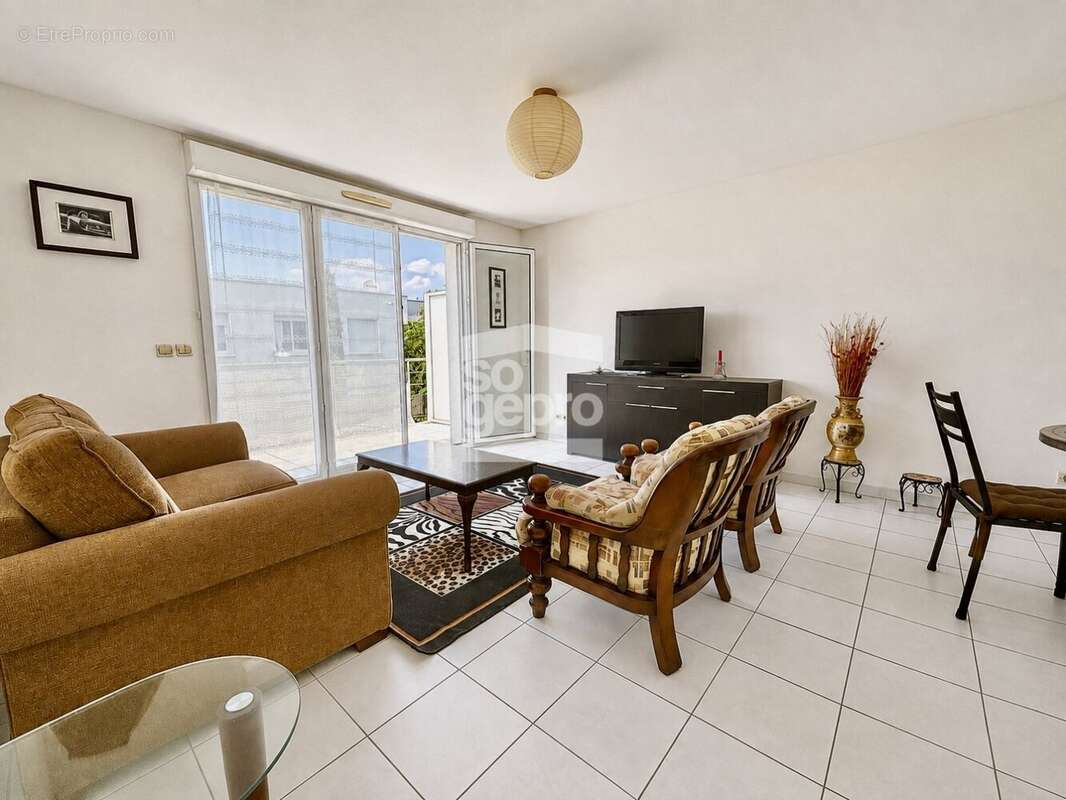 Réf : 2297 - Vente 2 Pièces avec terrasse et parking à Agde secteur les Cayrets ! - photo 3