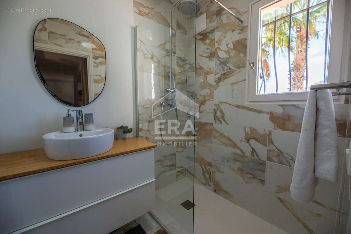 Maison à MANDELIEU-LA-NAPOULE