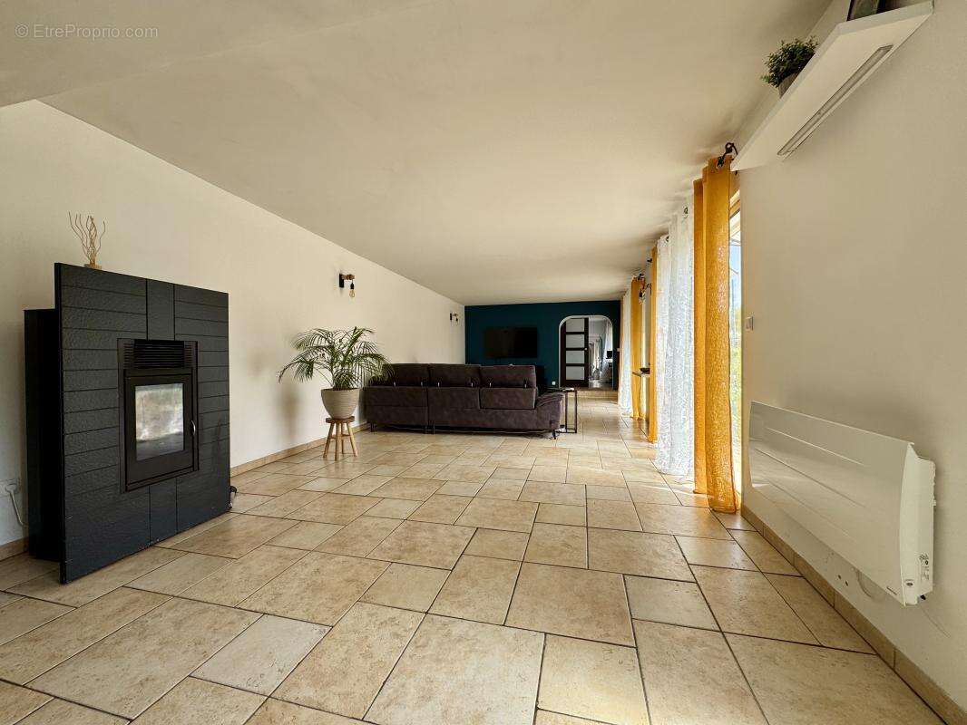 Maison 279 m² à Jouy-Sous-Thelle  - photo 6