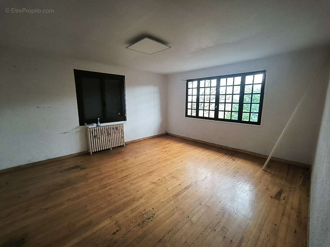 Appartement à LIVERS-CAZELLES